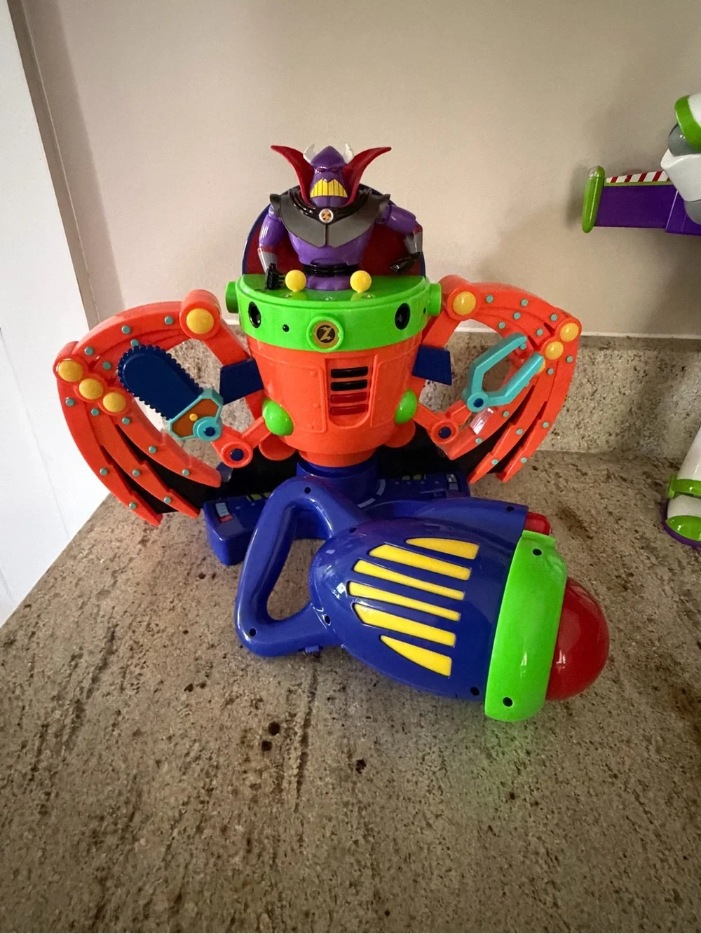 Disney‎ Buzz Lightyear Action Figure and Emperor Zurg Lightup Projection Game